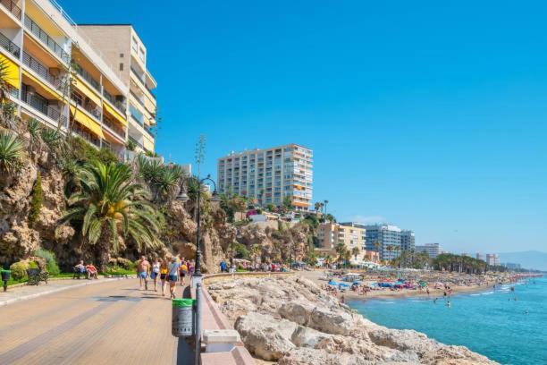 Apartamento Carole Playa Bajondillo Torremolinos Beach - Playa A 30 Segundos - Wifi - Parking - Terrazaアパートメント エクステリア 写真